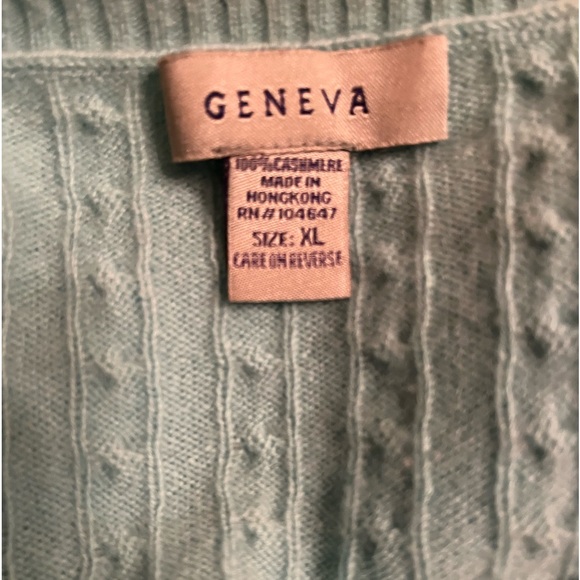 Geneva 100% cashmere  blue cableknit sweater button shoulder - Picture 7 of 9